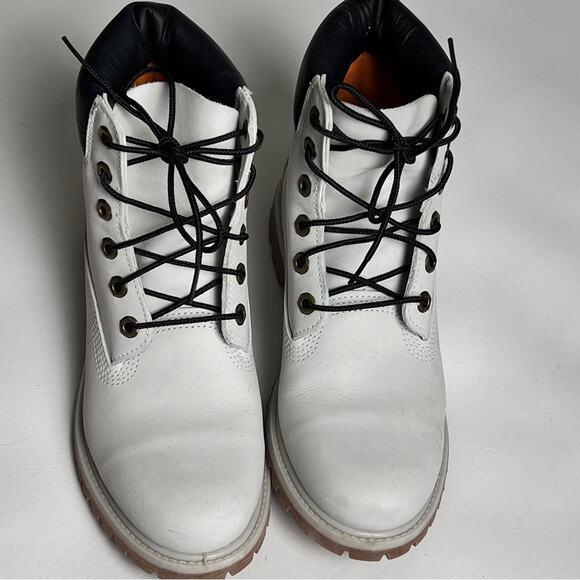 Timberland Women's 6" Premium Durable Cold Weather Winter Boot Sz 8.5 - Picture 1 of 12